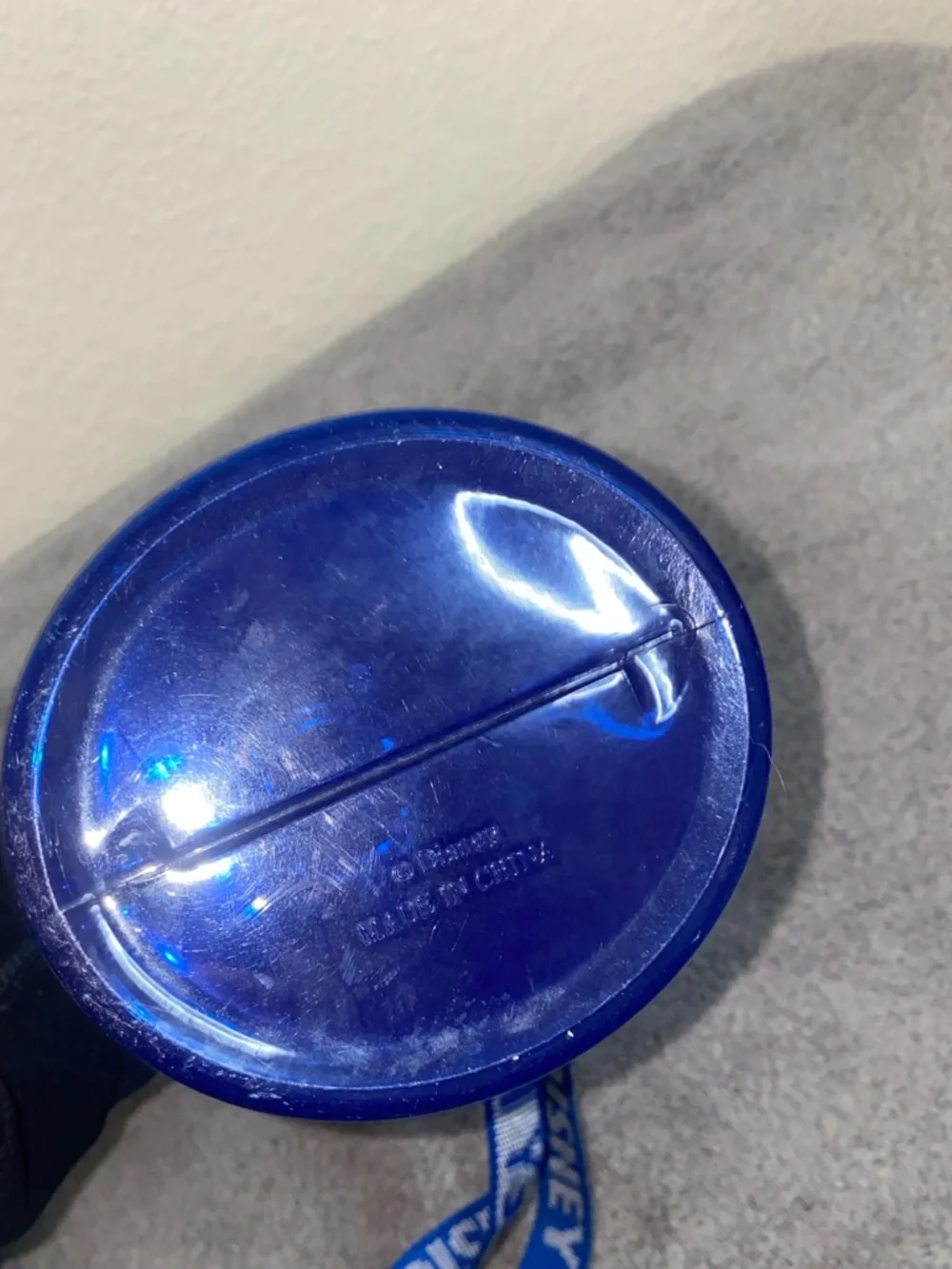 🪿2006 Disney Parks Misting Water Spray Bottle with a fan and lanyard! - Picture 9 of 9